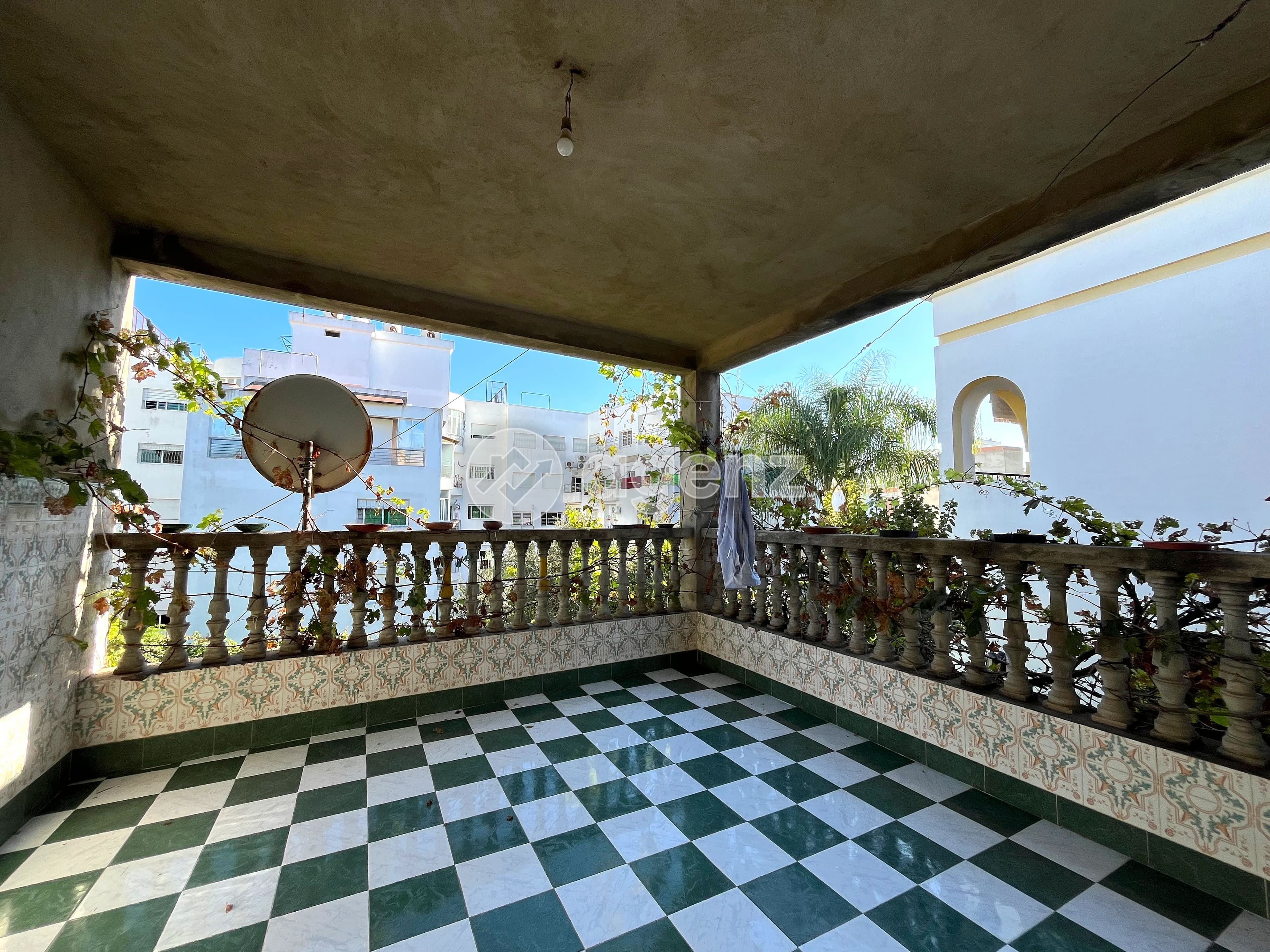 Villa à vendre 8 000 000 dh 682 m², 6 chambres - Marchan -TNG-TA-1063