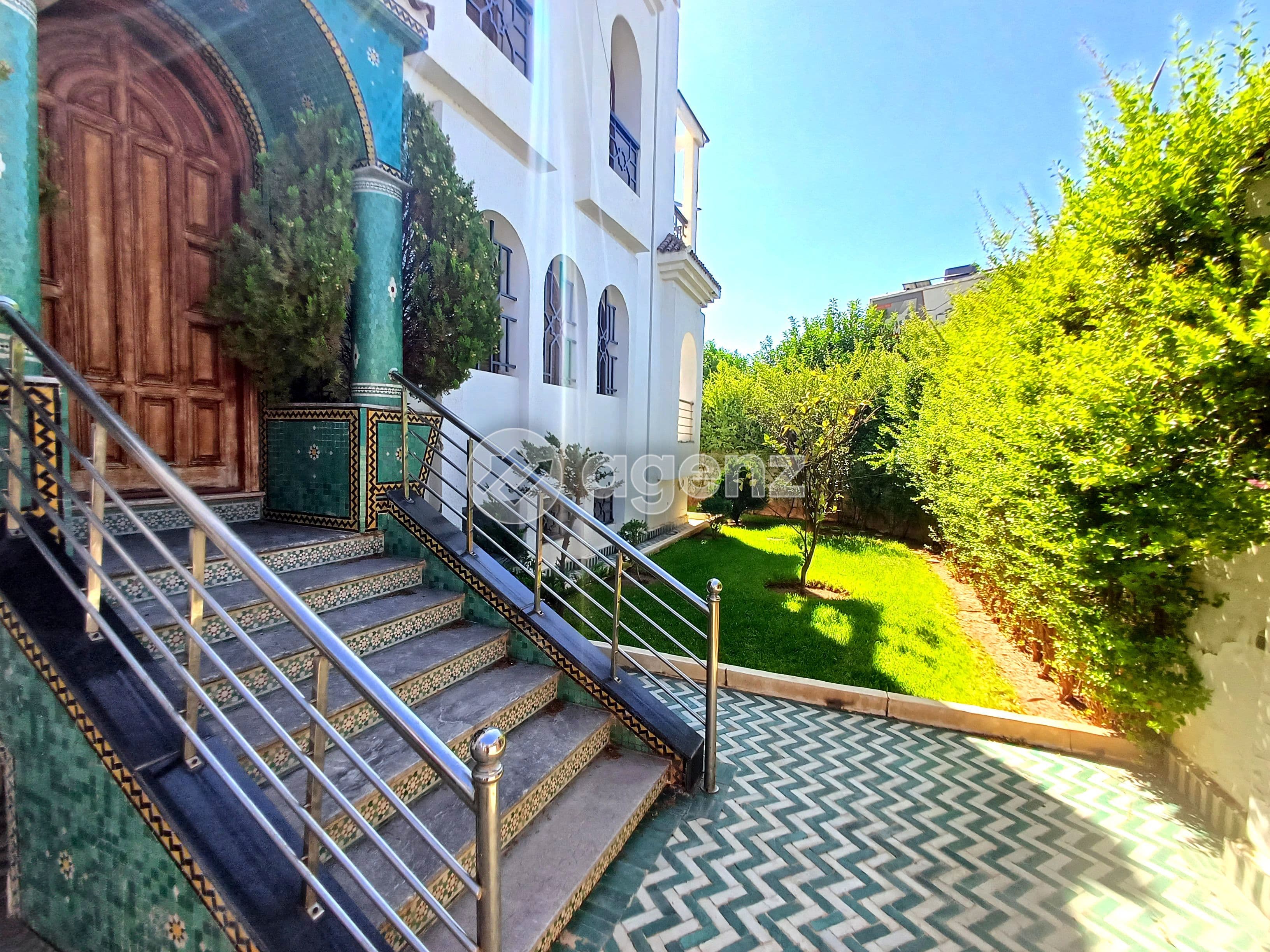 Villa à vendre 411 m², 6 chambres - Champ de course -FES-AG-1017