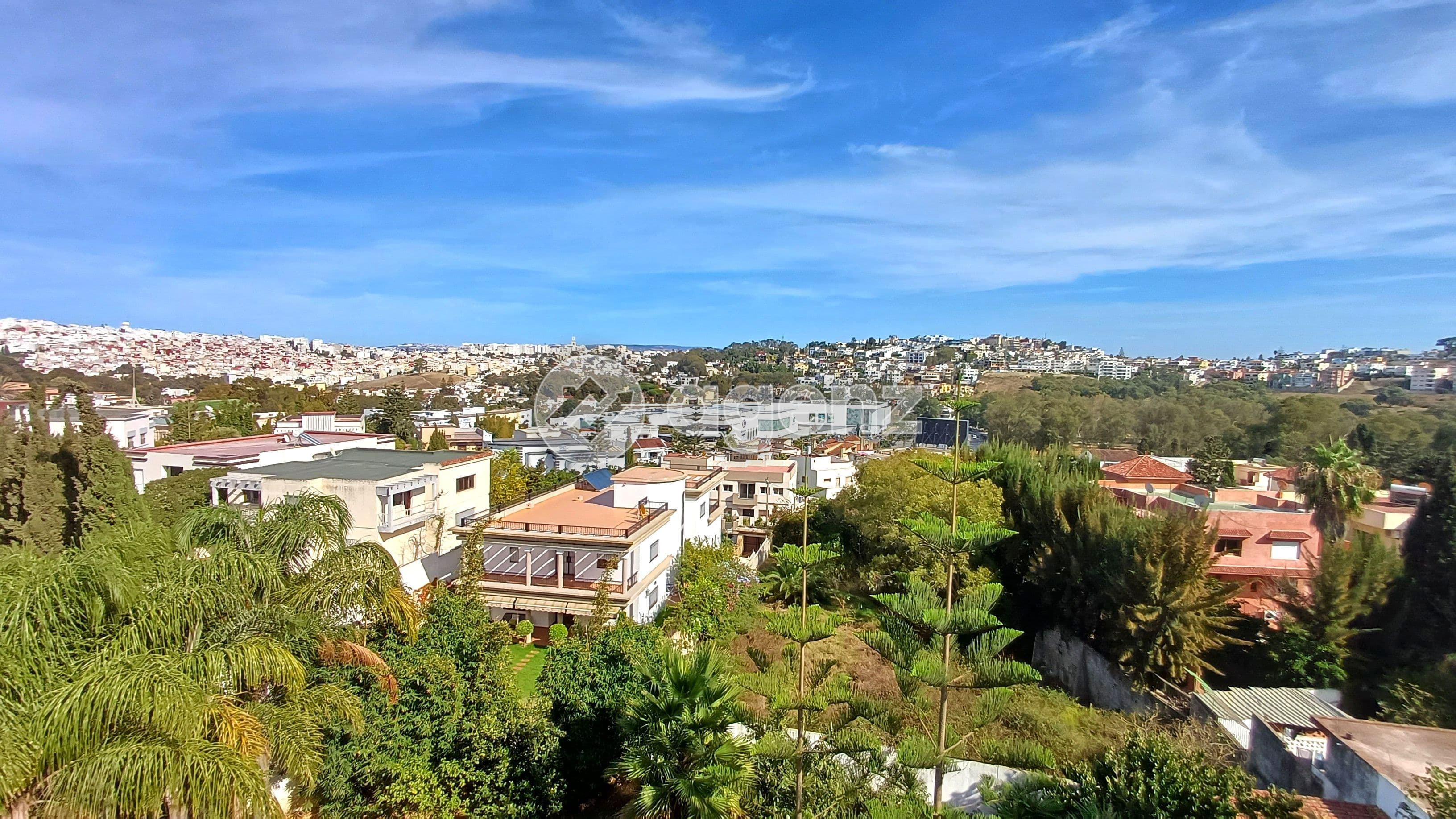 Villa à vendre 1 341 m², 8 chambres - Rmilat -TNG-TA-1065