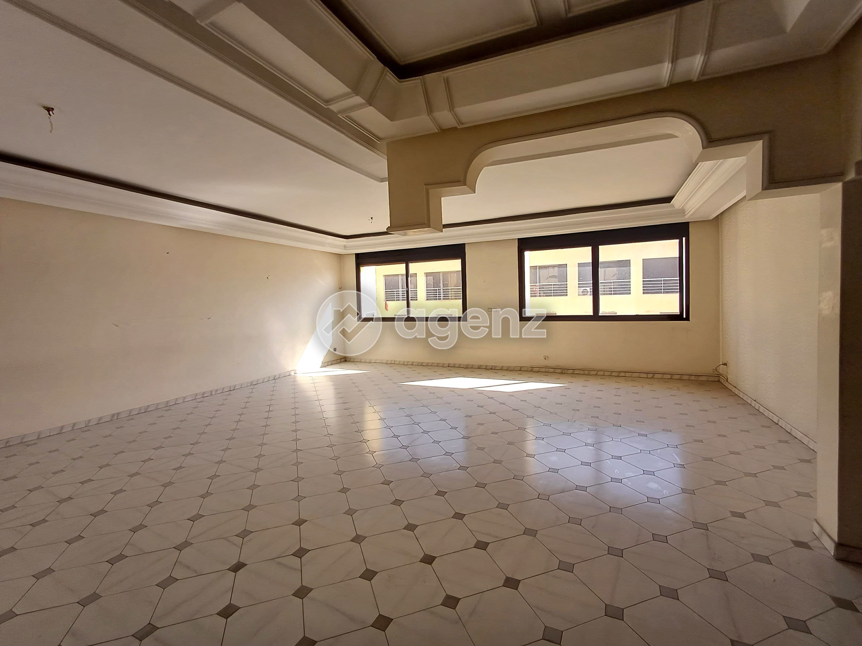 Appartement à vendre 154 m², 3 chambres - Les hôpitaux -CMN-MA-1782