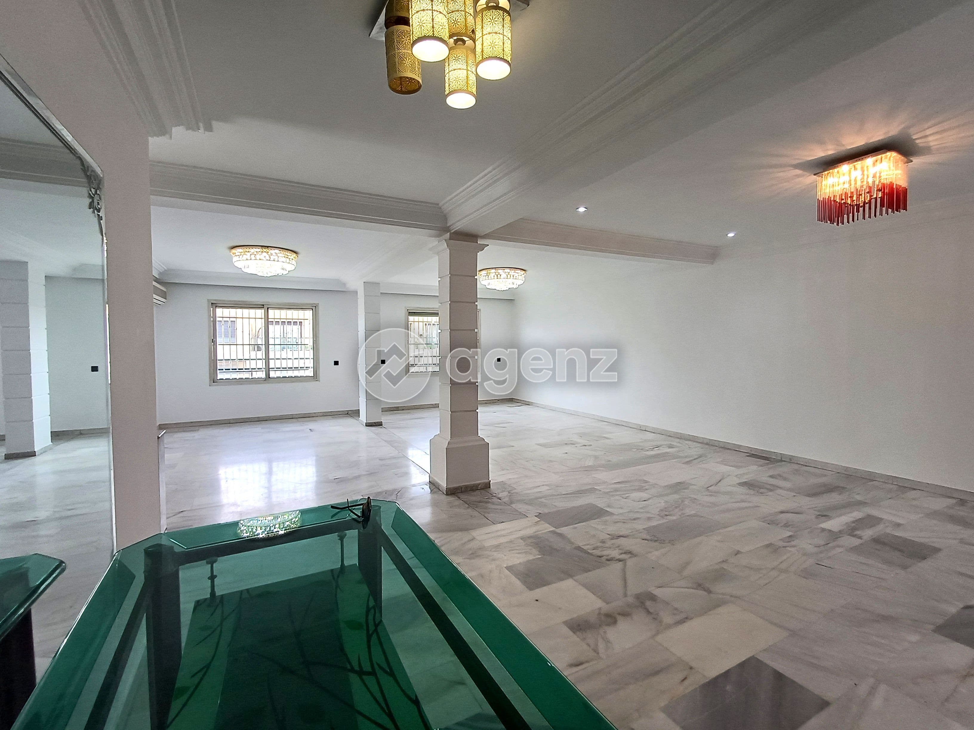 Appartement à vendre 135 m², 3 chambres - Les Hôpitaux -CMN-MA-1808