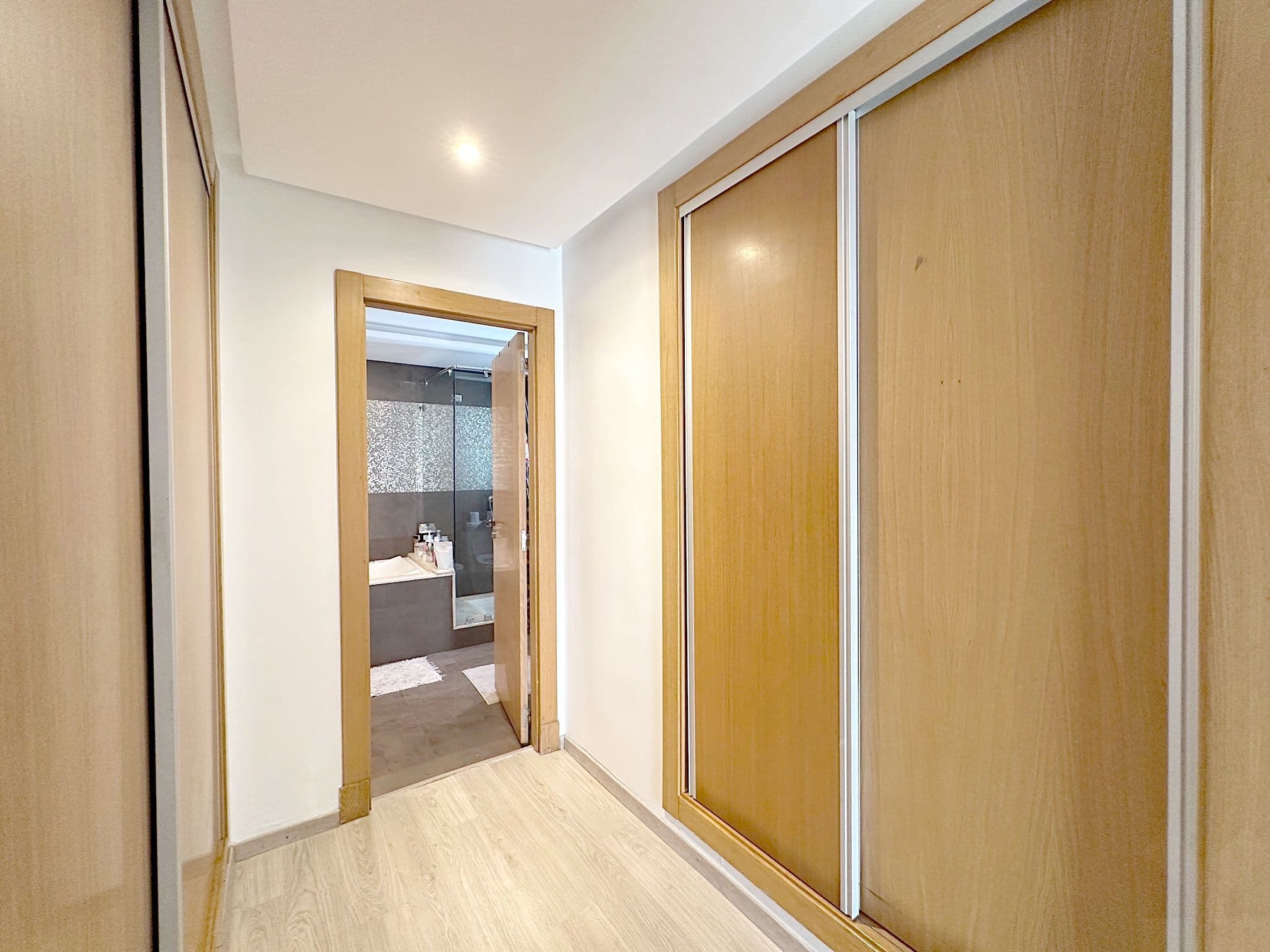 Villa à vendre de 341 m² de terrain et 500 m² construits