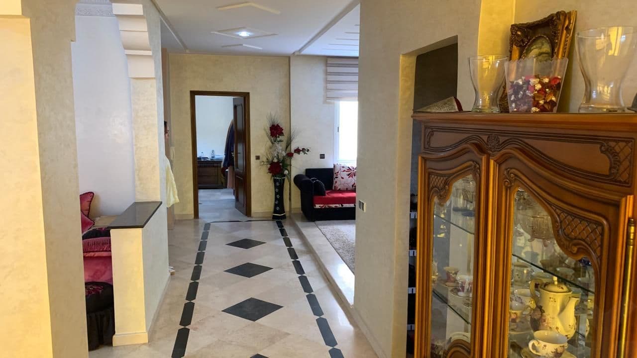 Maison à vendre de 141 m² de terrain et 275 m² construits