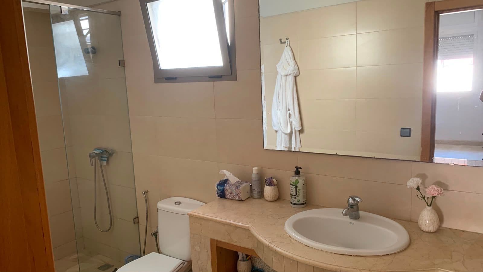 Maison à vendre de 80 m² de terrain et 272 m² construits