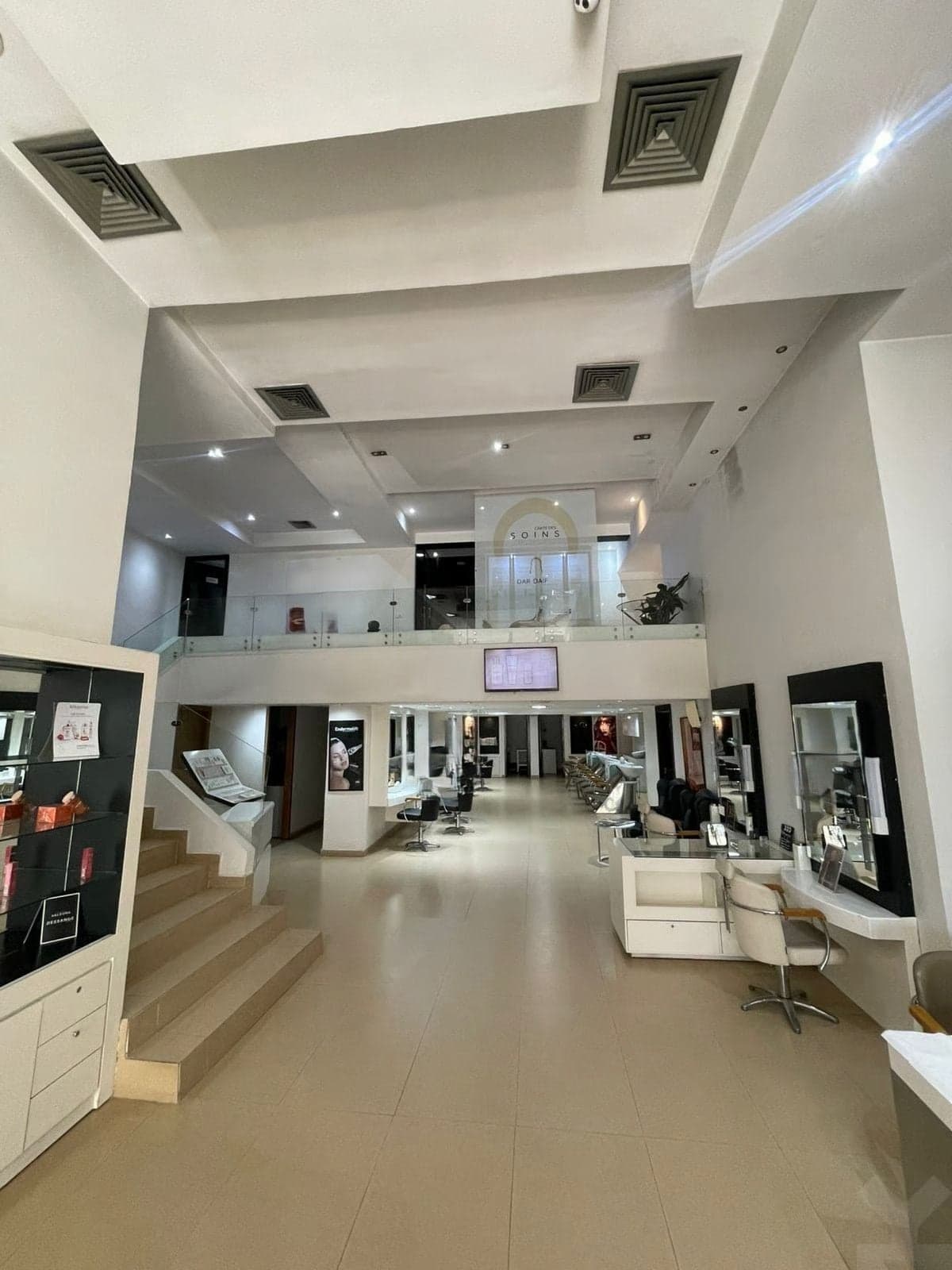 Local commercial à vendre de 461 m²