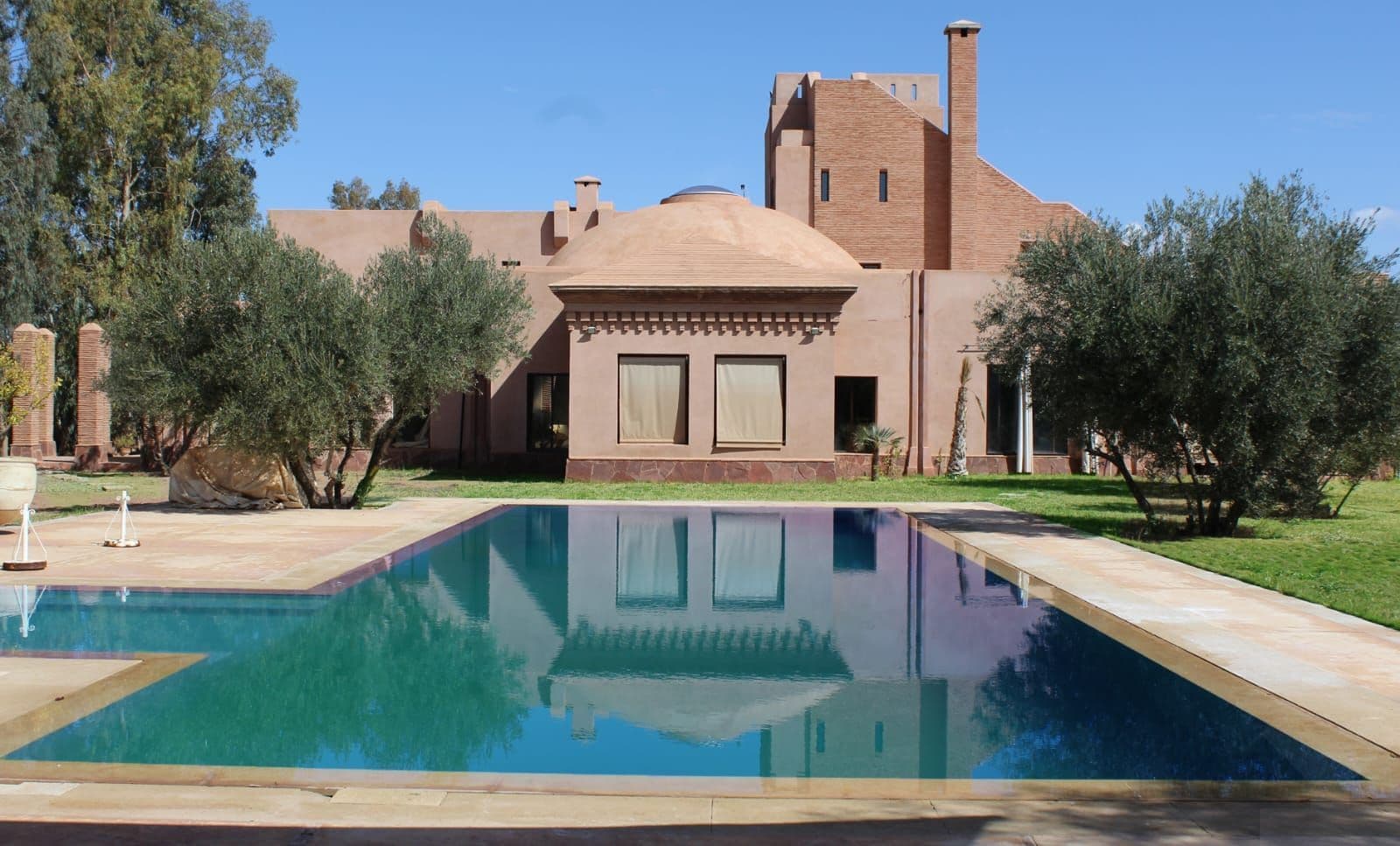 Villa à vendre de 11878 m² de terrain et 1100 m² construits