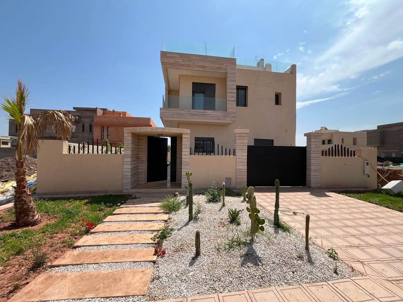 Villa à vendre de 300 m² de terrain et 260 m² construits