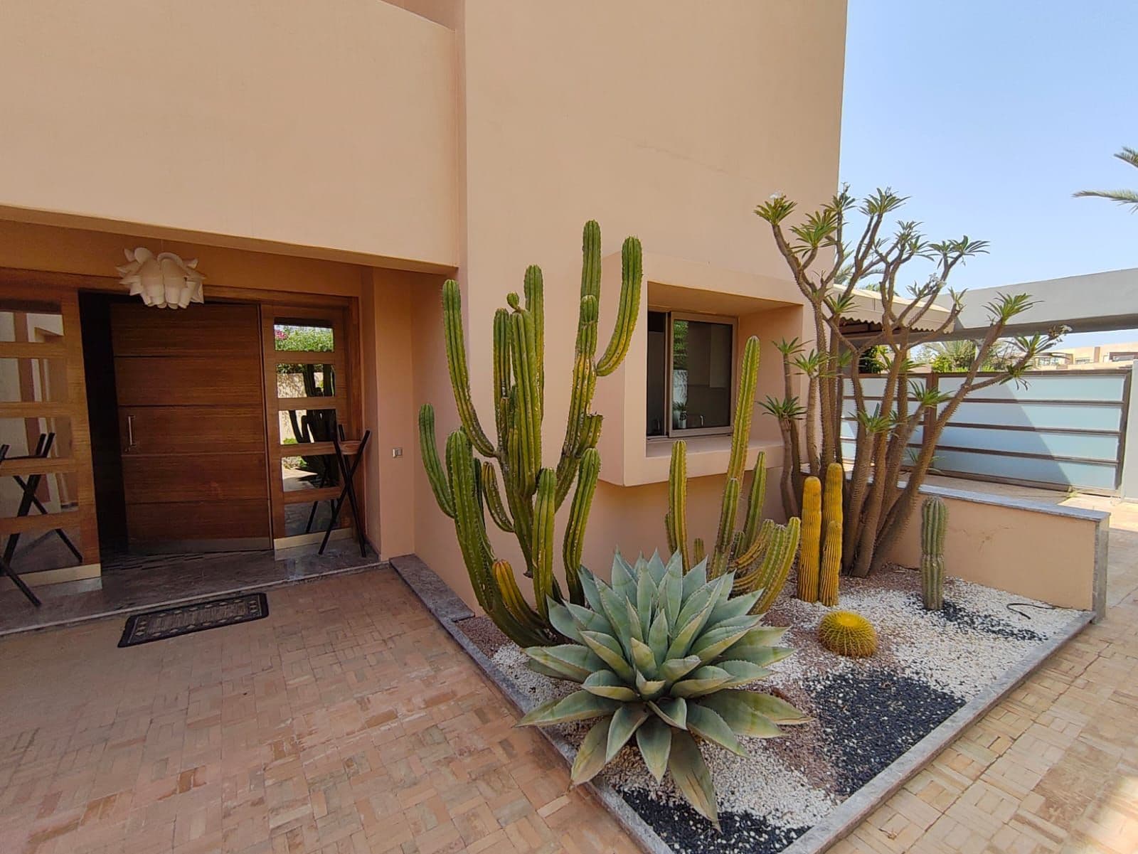 Villa meublée à vendre de 525 m² de terrain et 450 m² construits