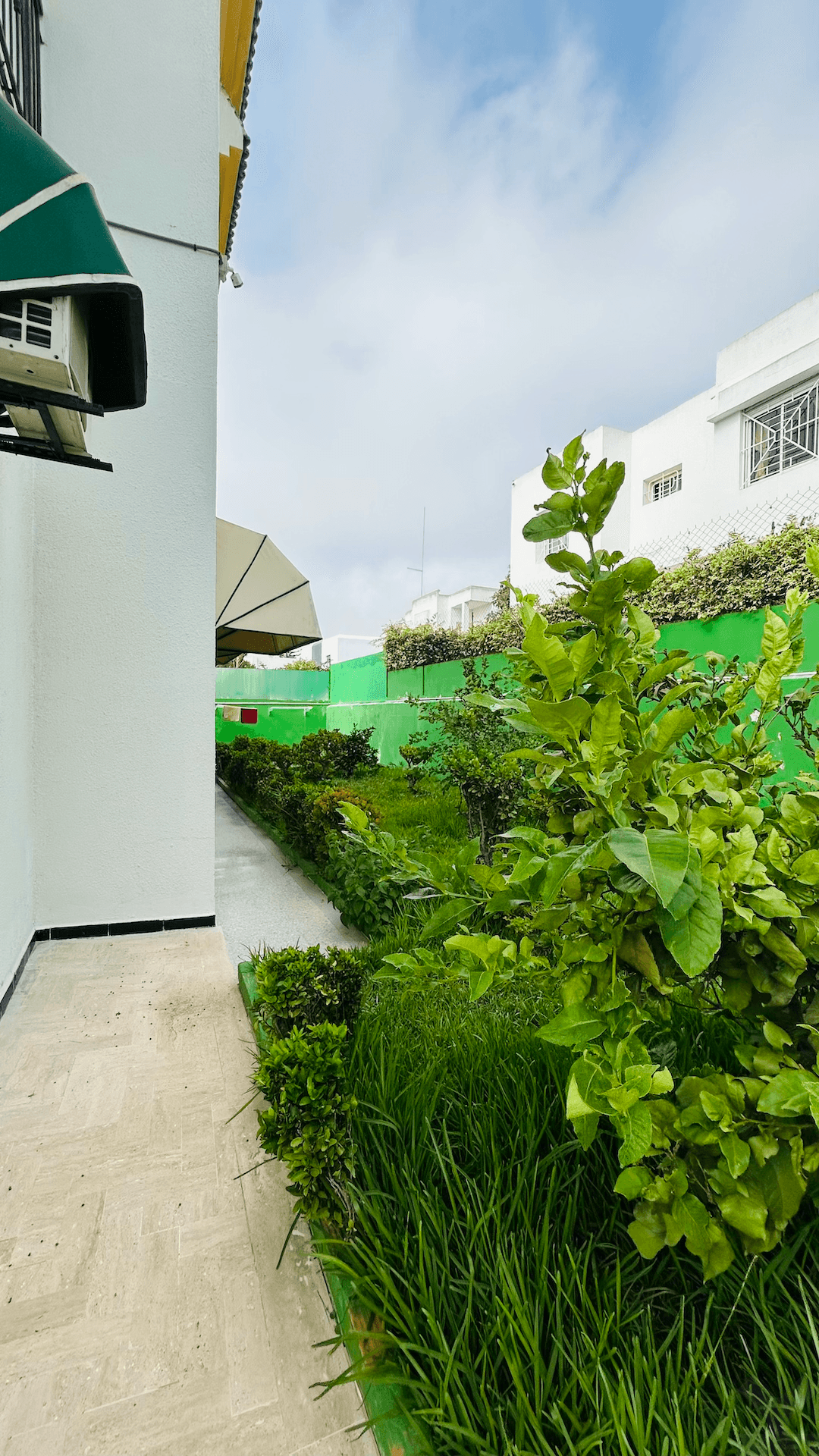 Villa à vendre de 614 m² de terrain et 400 m² construits