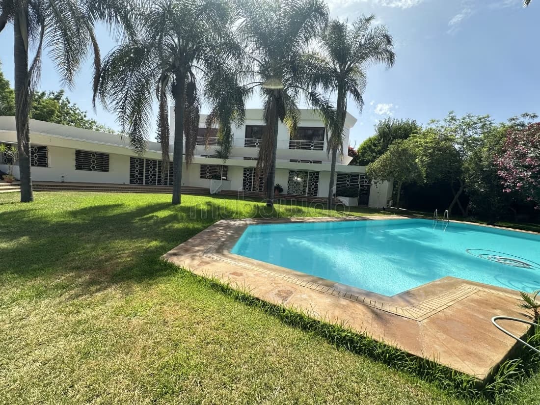 Très belle villa à louer à Rabat Souissi