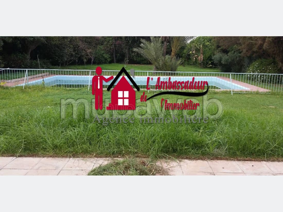 Villa de 1025m² en pleine ANFA SUPERIEURE