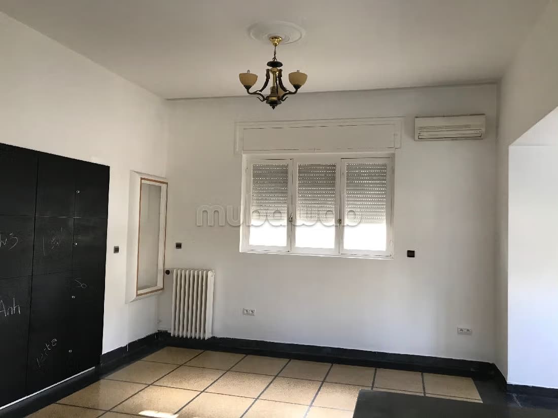 Magnifique villa à louer à Quartier Administratif. Surface d...
