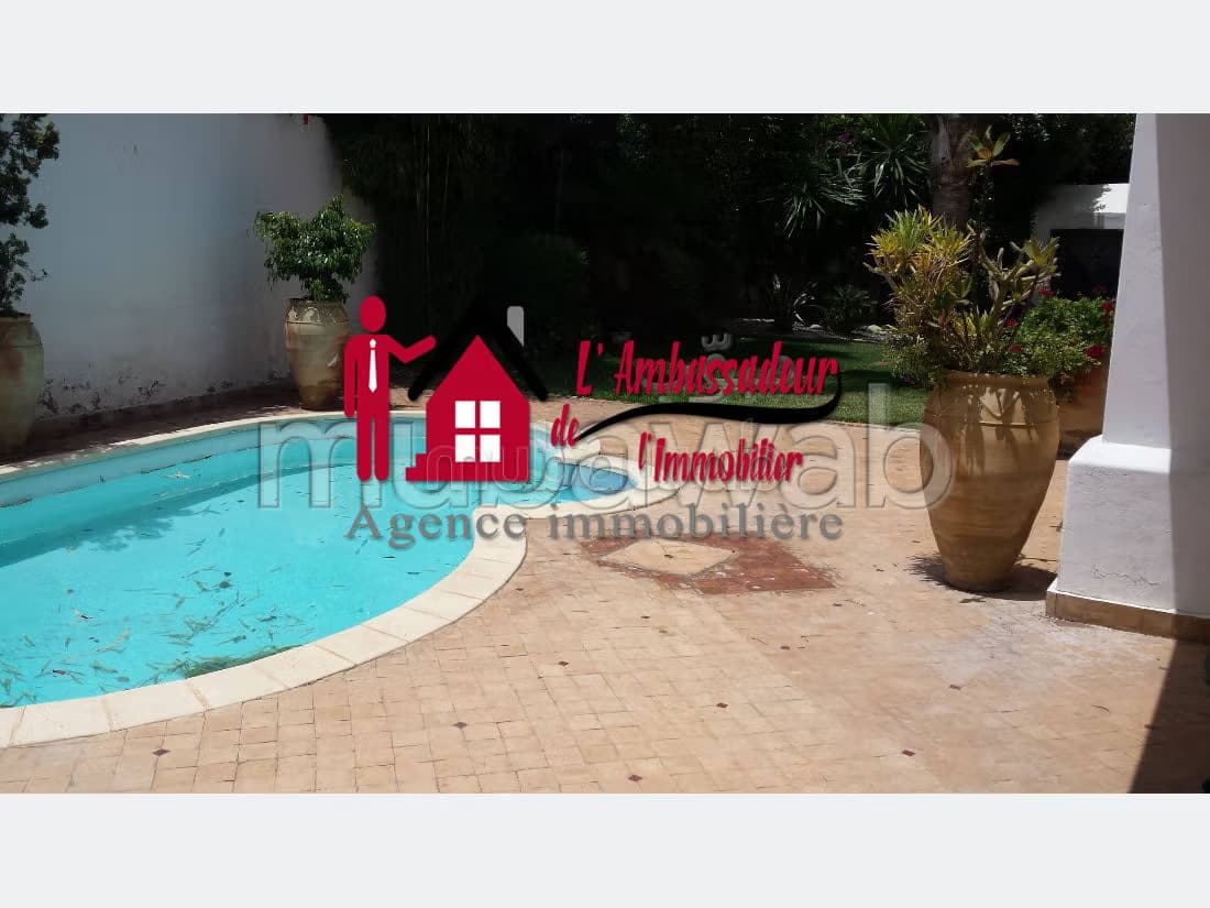 Villa de 545 m2 dans Résidence sécurisée Ain Diab