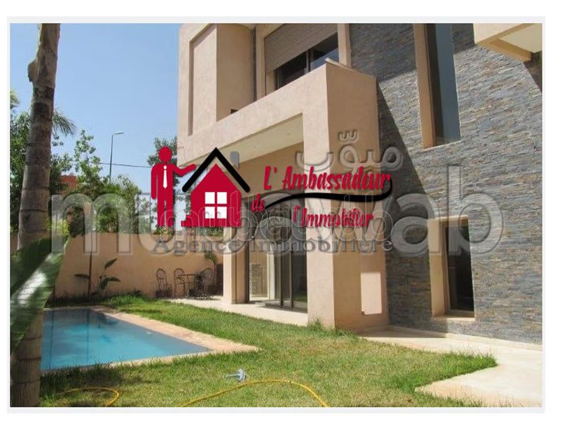Belle villa moderne récente de 563 m2 à l'oasis