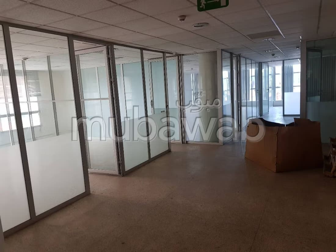 Plateau de bureau LPB635 de246 M2 à Sidi Maarouf