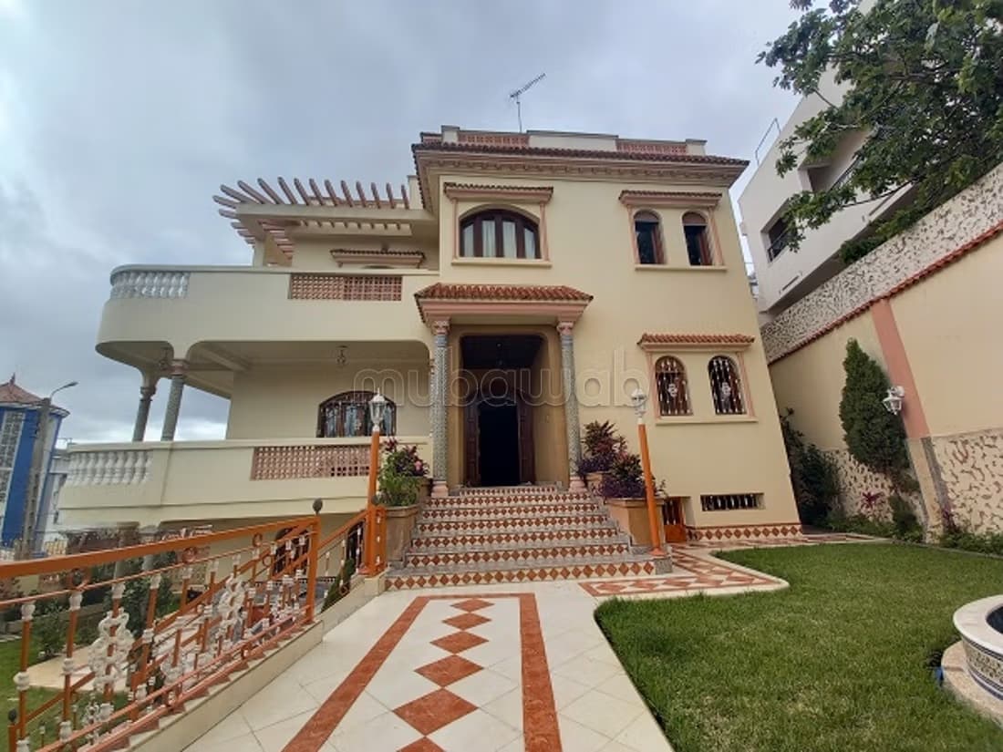 Grande villa au centre ville