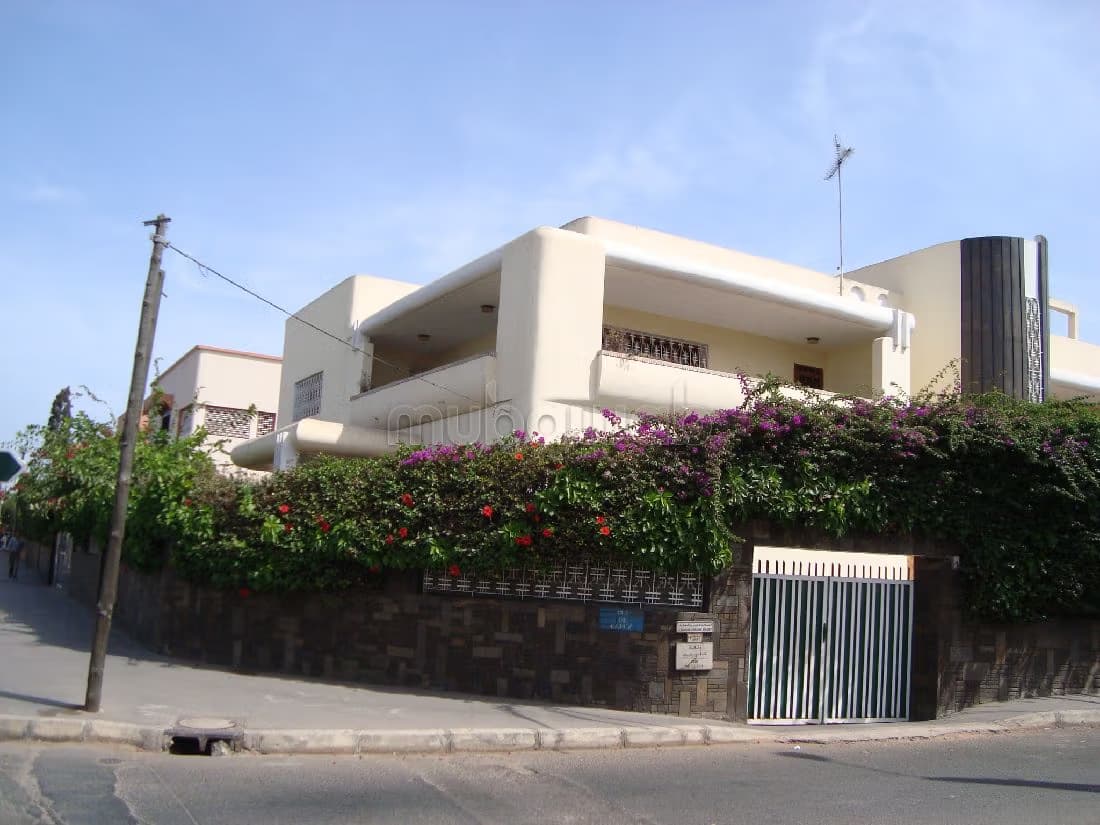 Villa 1618 m² commerciale LCS proche Route de Fès