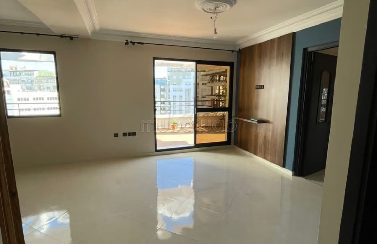 A louer a tanger duplex avec terrasse surface 220m²