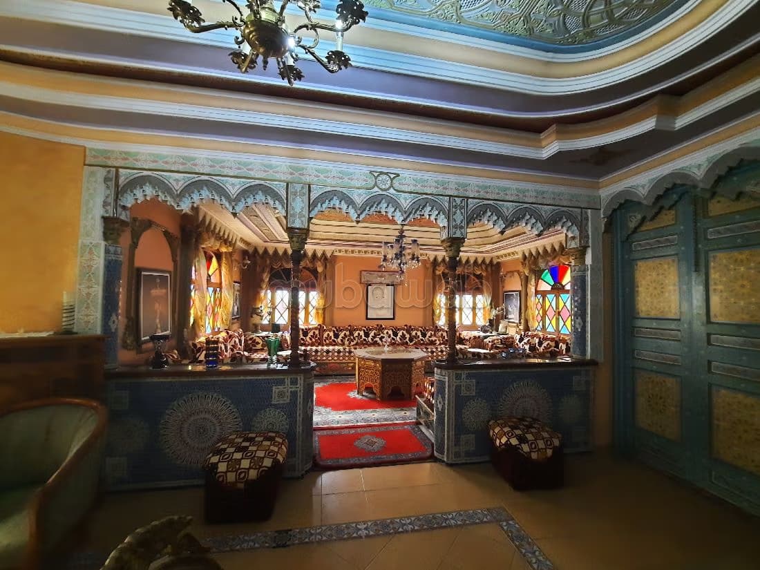 Villa de 432m² 4façades Hy. Riad