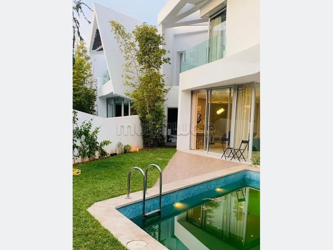 Maison de luxe à louer à Bouskoura. 3 belles chambres. Meubl...