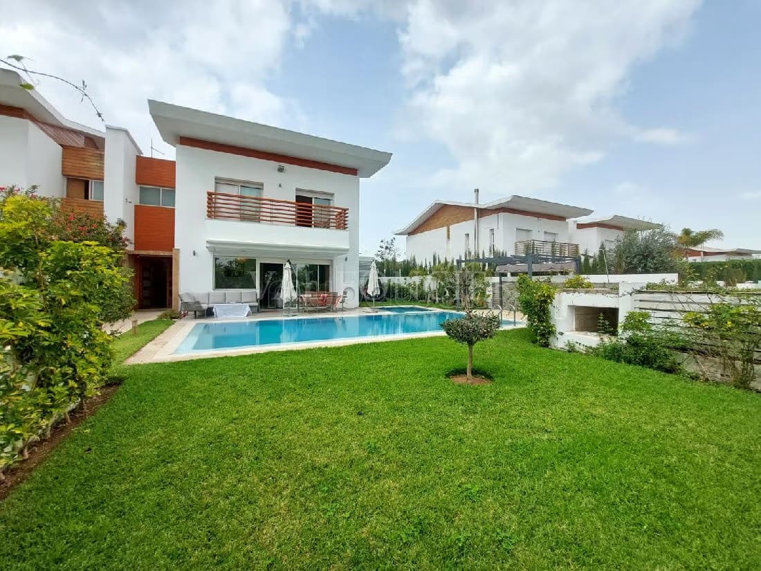 Vente magnifique villa 562m2 5chambres avec piscine, Bouskou...