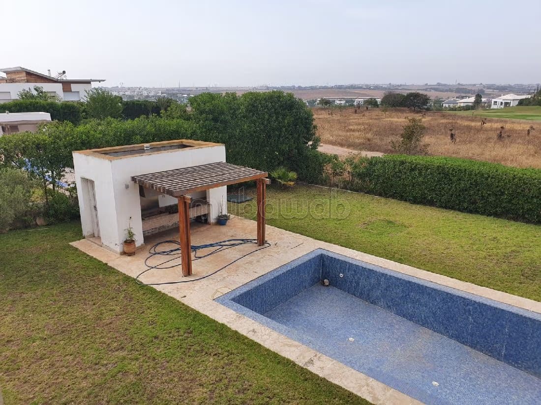 Villa Isolée Front Golf à vendre à Bouskoura CGI