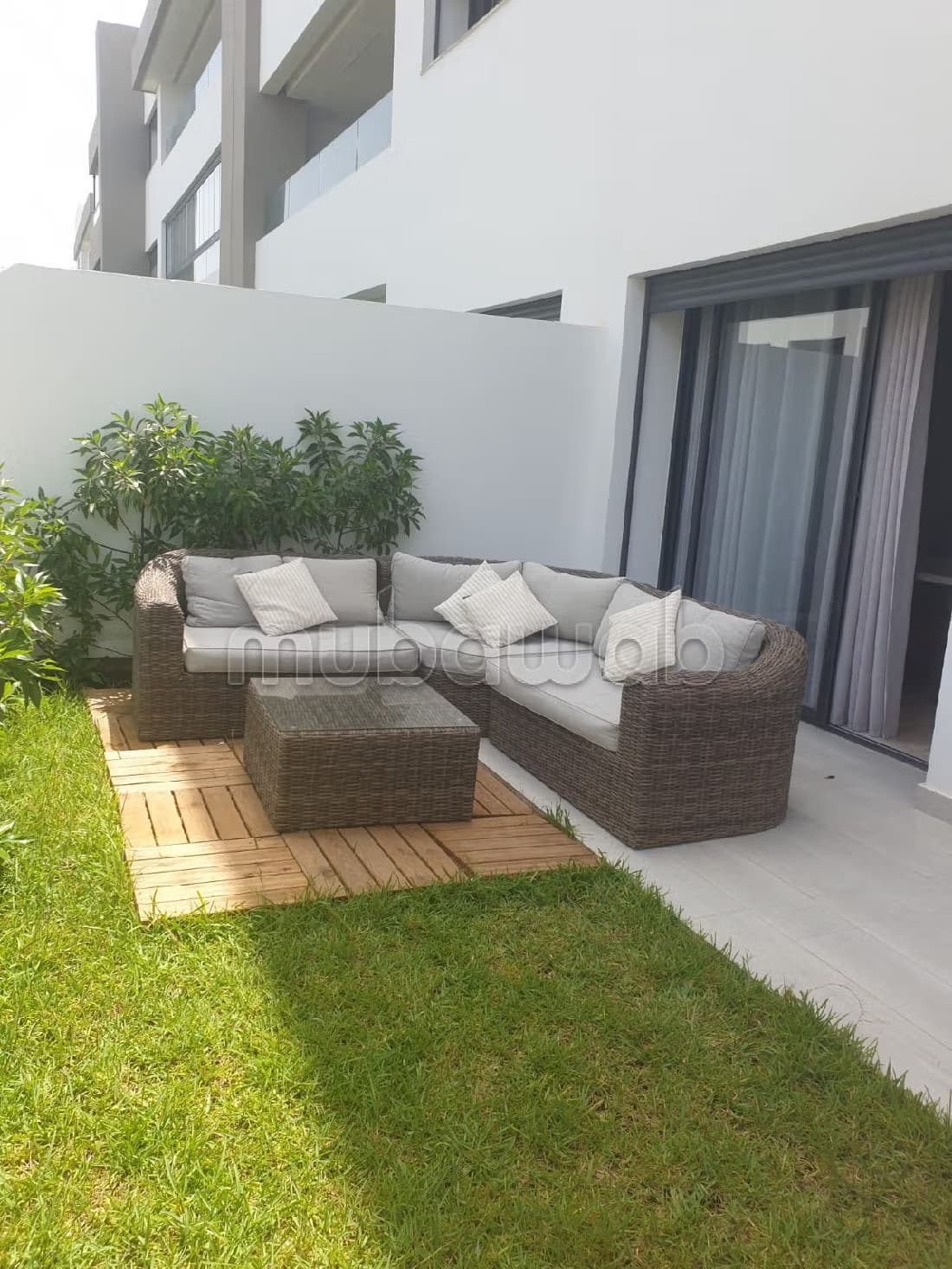 Bel appartement neuf avec jardin privé