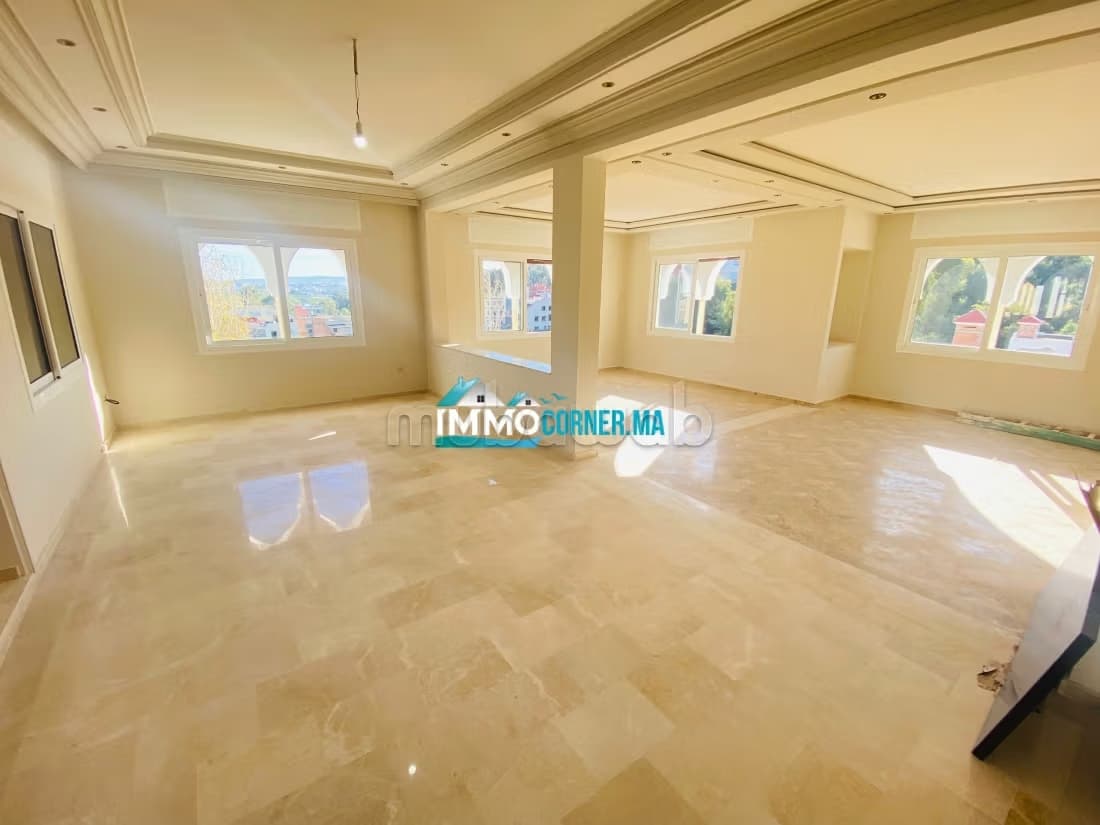 Splendide villa à vendre à Jbel Kbir