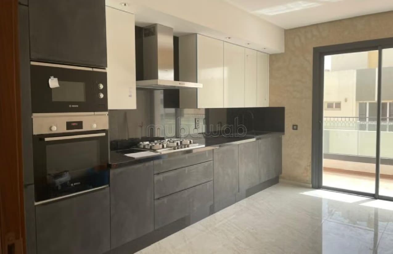 A louer appartement neuf avec terrasse a tanger quartier ibe...