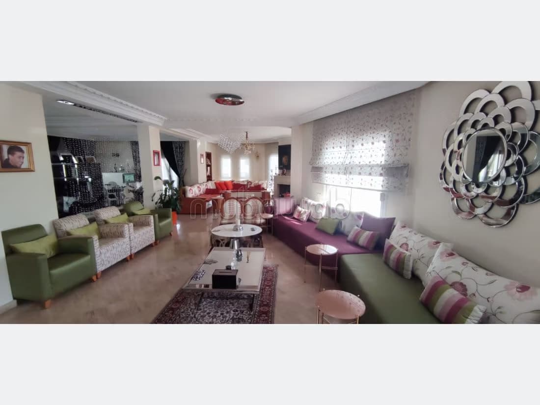 Appartement à Vendre de 990.0 m² à Rabat, Haut Agdal
