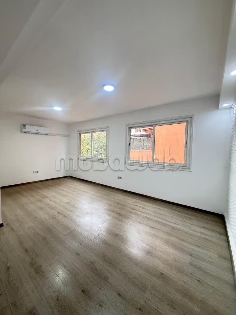 Louez cet appartement Usage bureau à Guéliz. 3 pièces confor...