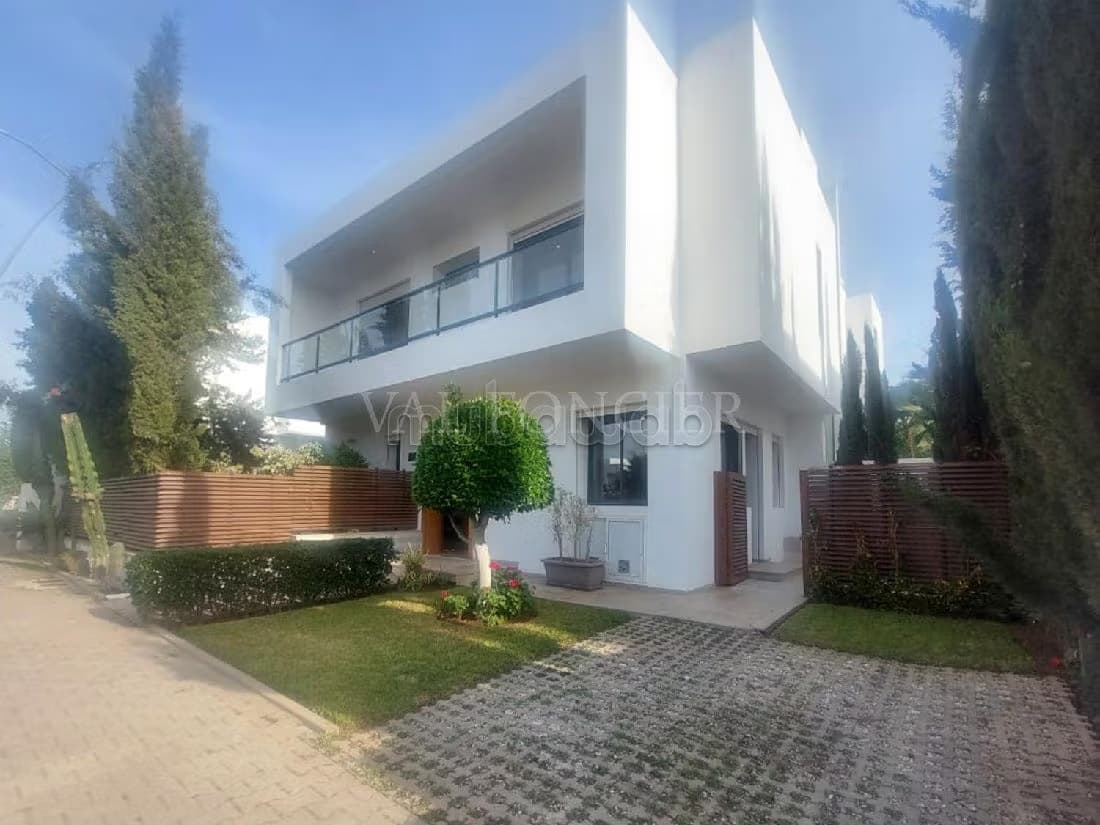Location villa moderne 4chambres avec piscine à la ville ver...