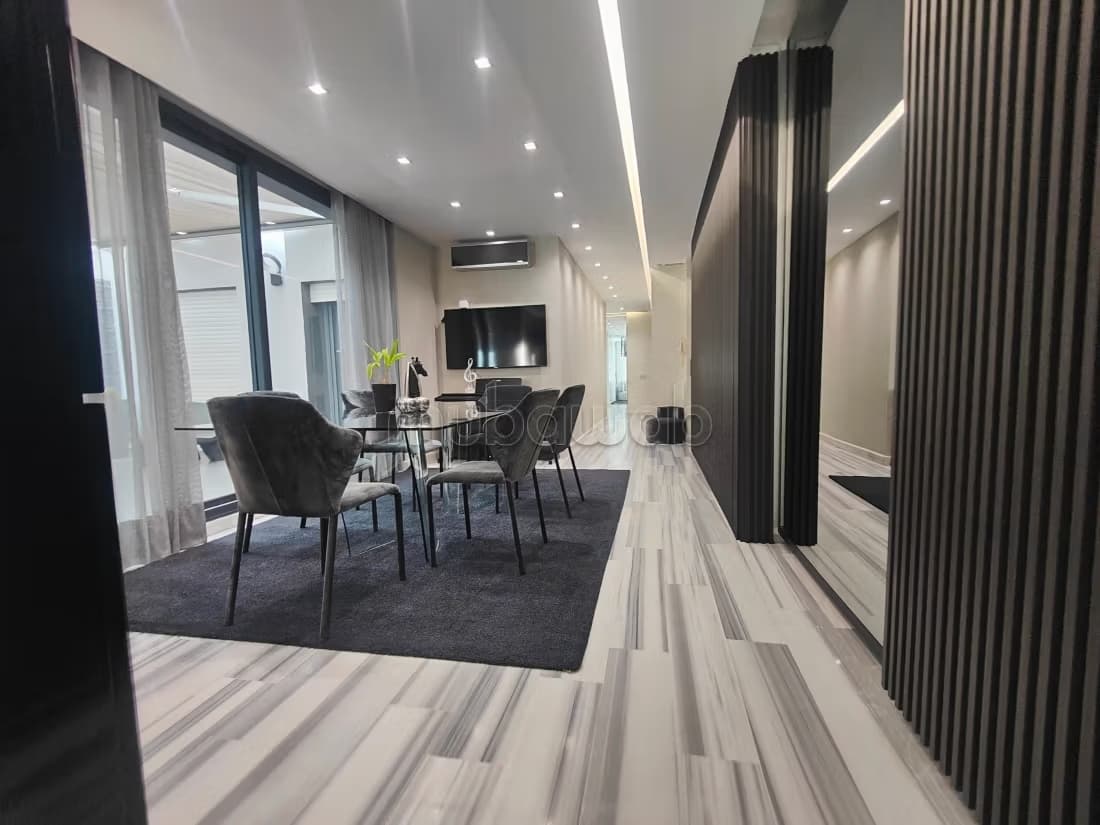 Appartement à vendre à Triangle d'Or. Surface totale 270 m²
