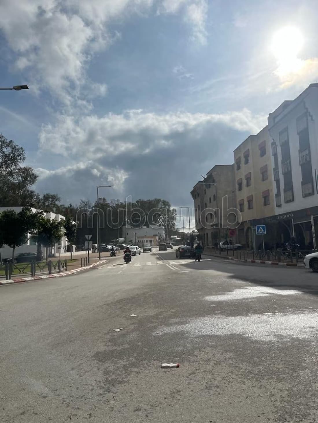 Vend appartement à Maghreb Arabi. Superficie 84 m². Porte bl...