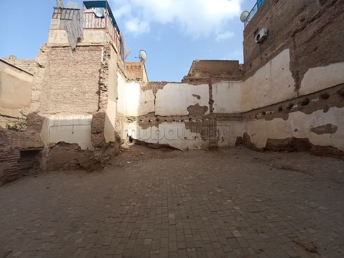 RIAD LAROUSS terrain 175 m2 pour construire