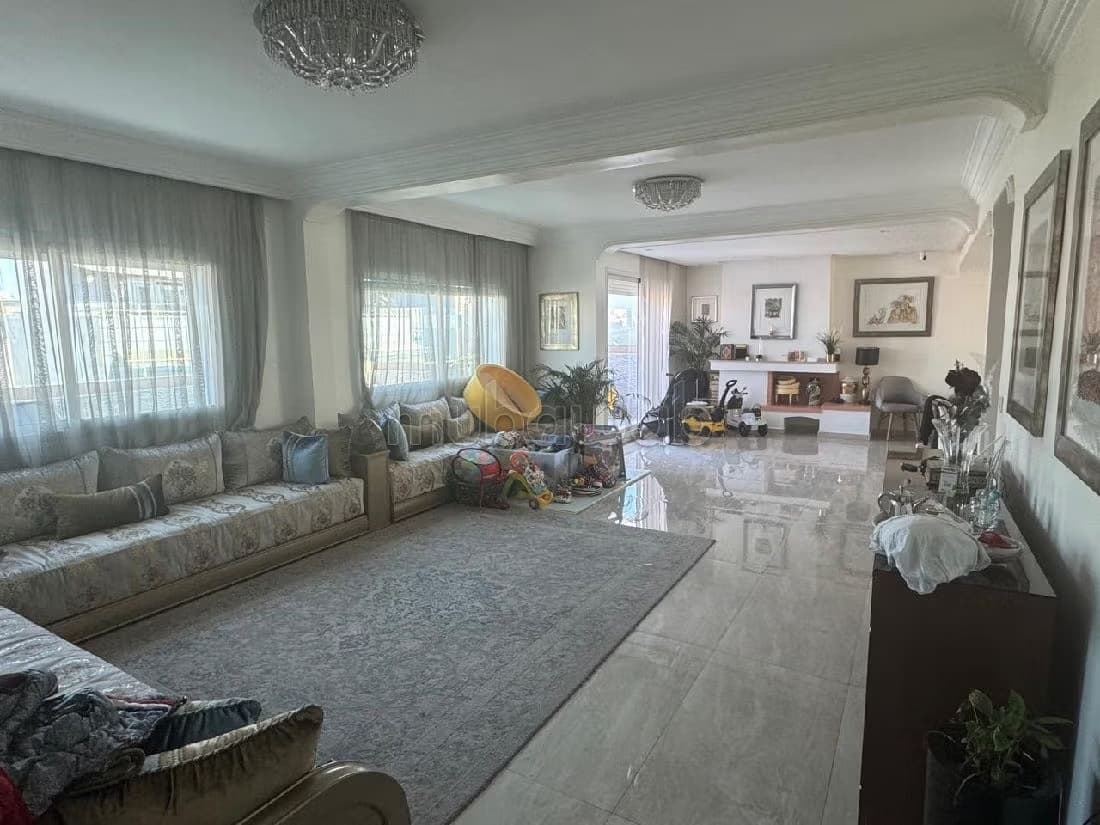 Loue appartement vide à Palmier. 3 pièces confortables. Asce...
