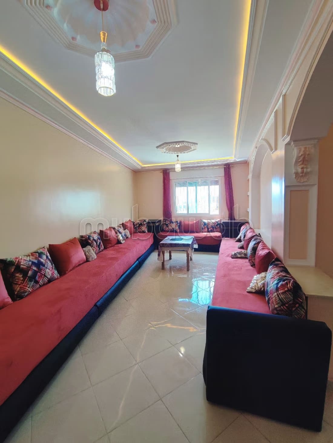 Appartement meublé à louer avec 3 façades