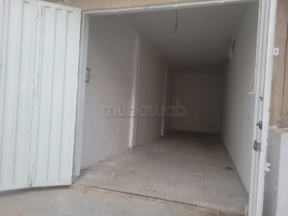 Local commercial à vendre à Al Hadiqa. Surface de 35 m²