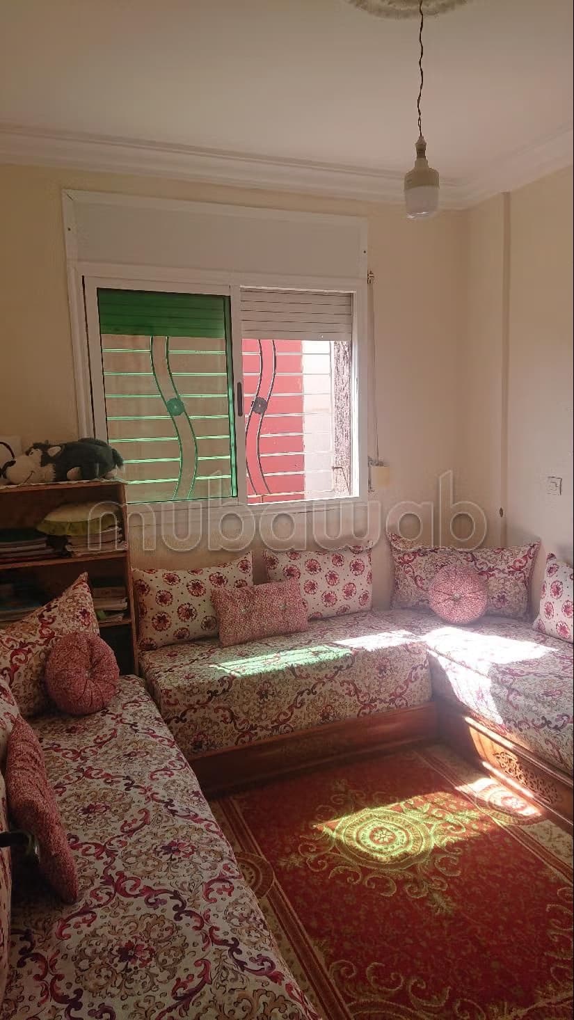 Appartement à l'achat à Bir Rami Est. 3 grandes pièces. Ante...