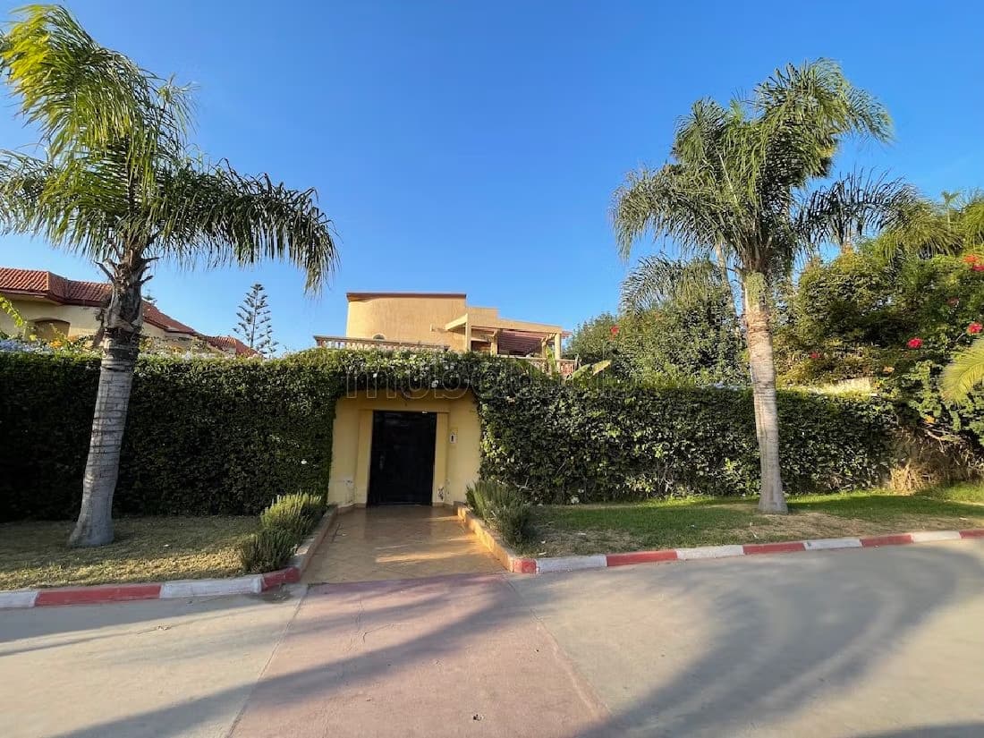 Villa a vendre front commercial Exclusivité 703m2