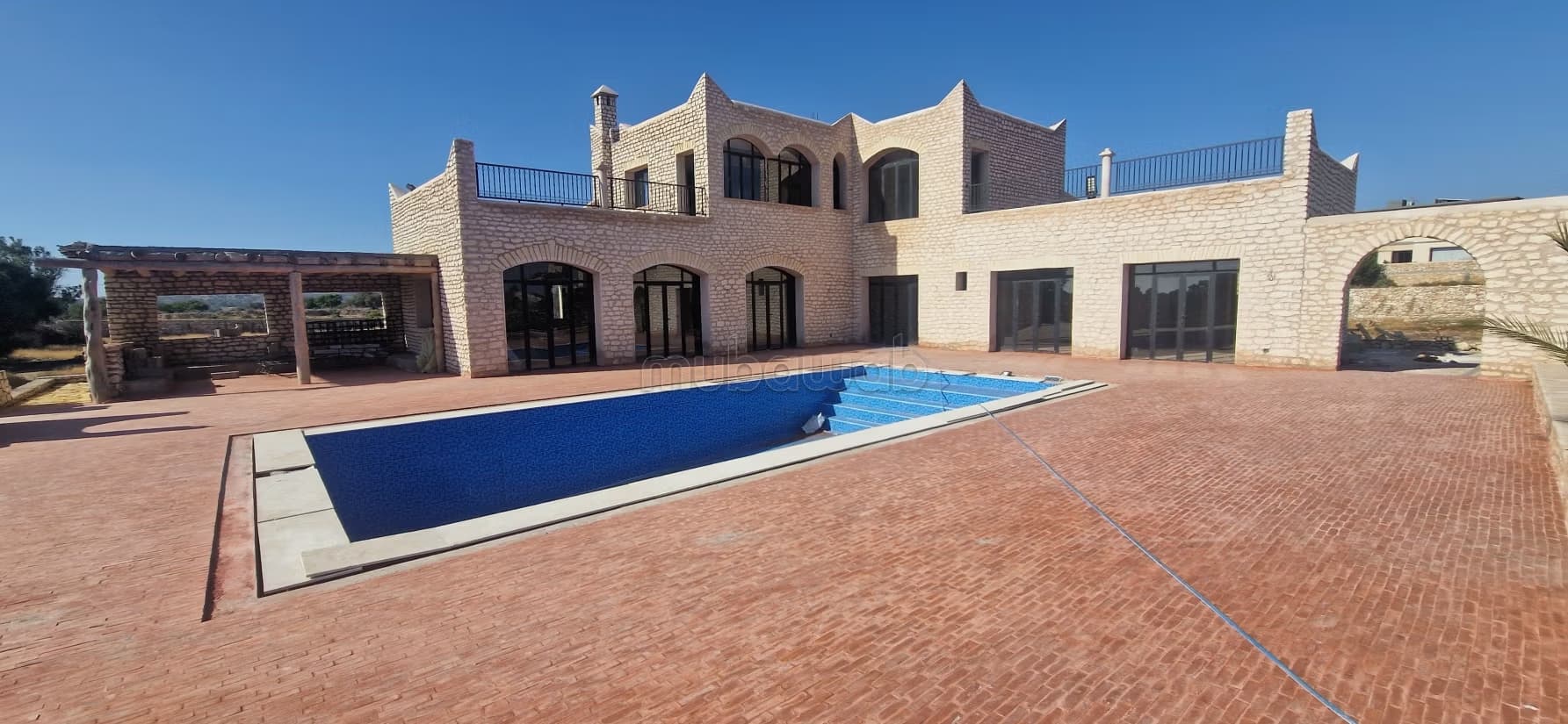 Propriété avec villa piscine
