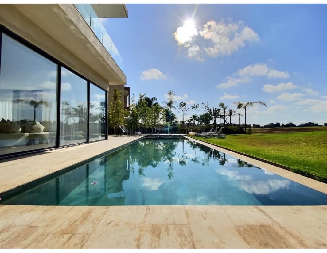 Villa contemporaine frond de Golf, haut standing au Golf Arg...