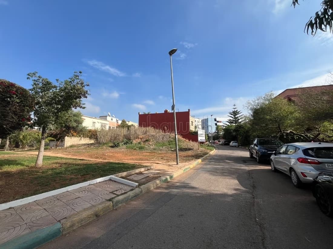 Terrain en vente à Ain Chock. Surface de 444 m²