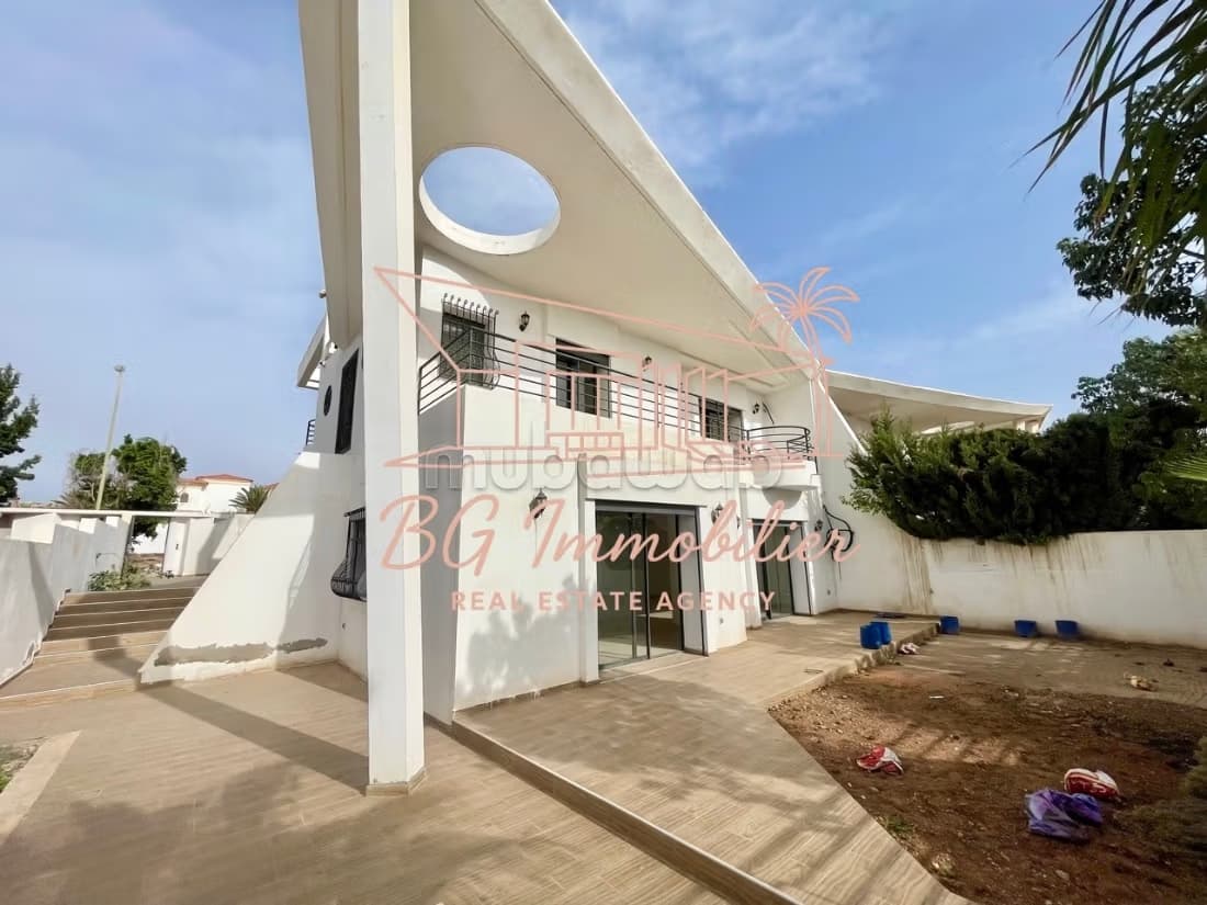 Villa moderne à Illigh avec 4 ch et jardin, vue dégagée