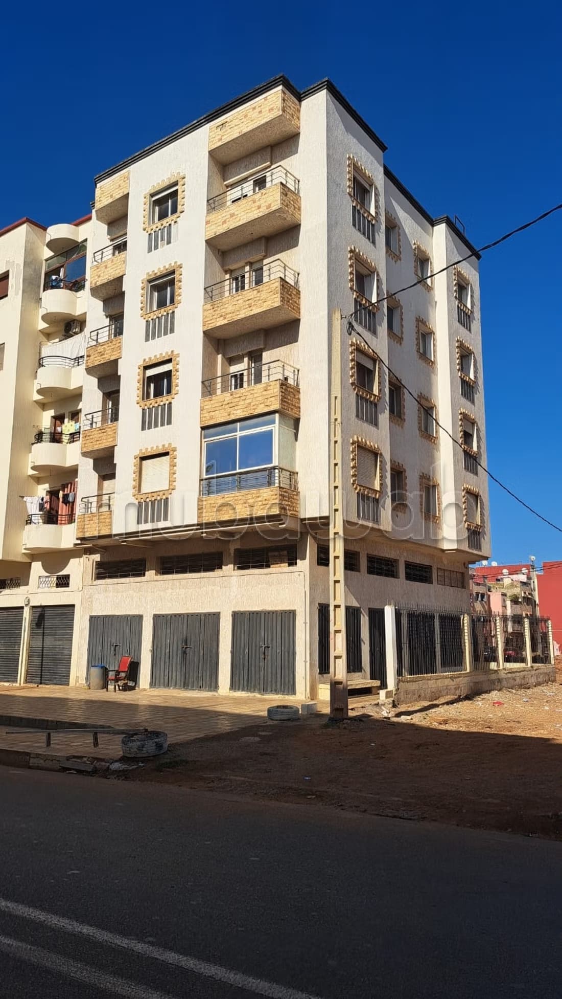Bel immeuble R4 à vendre à Temara Nahda