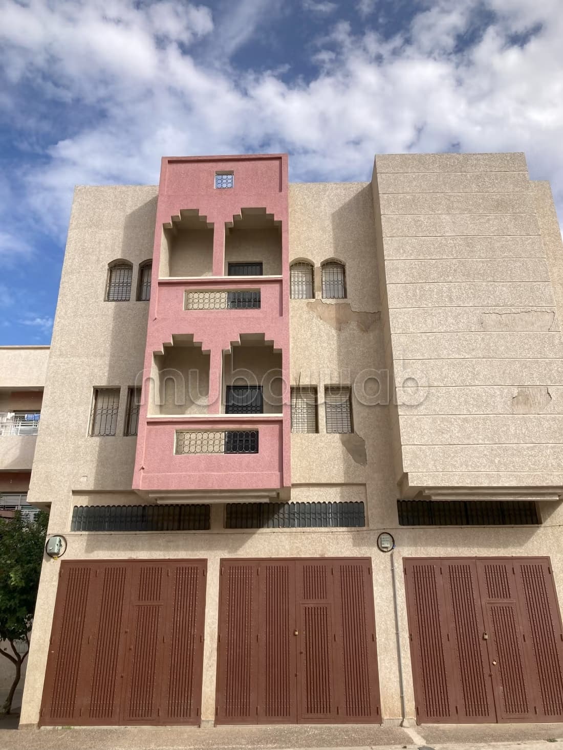 MAISON A VENDRE composée de plusieurs lots titrés