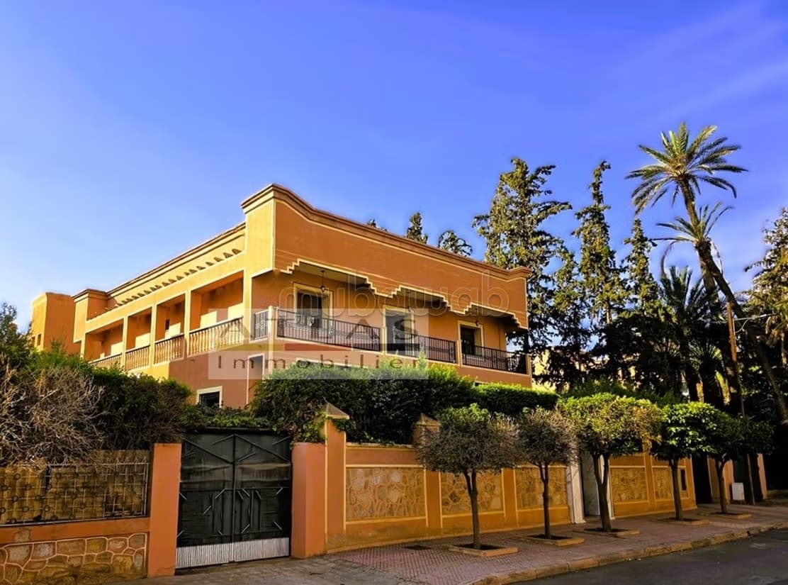 Villa d’apparat en centre ville – Années 1980