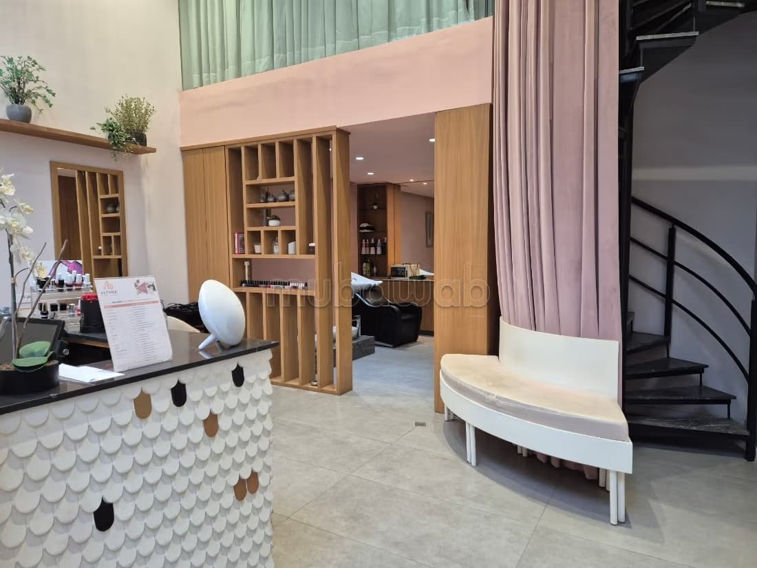 Magasin aménagé en salon de beauté à Beauséjour