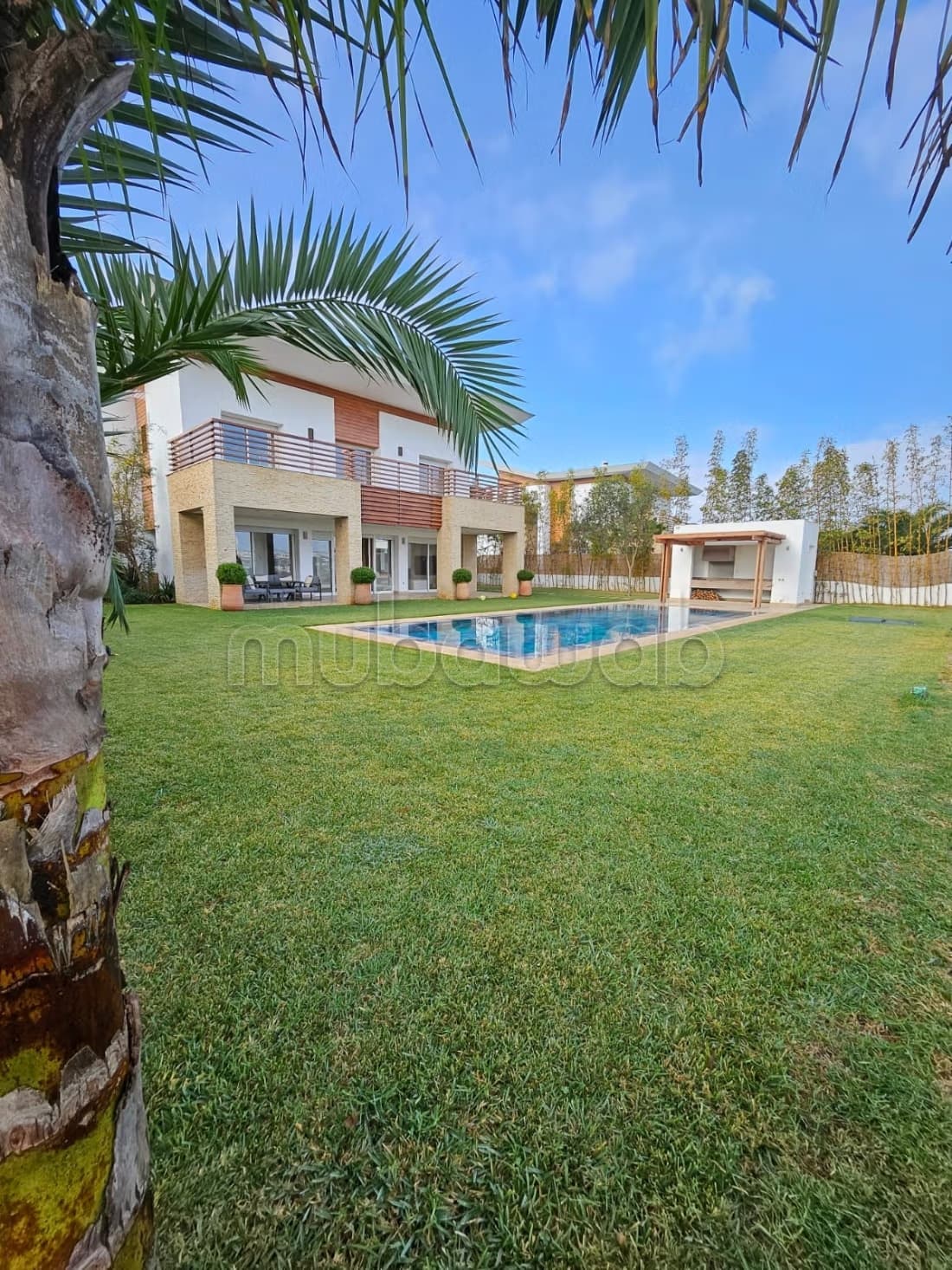 Villa Isolée Front Golf à louer à Bouskoura CGI