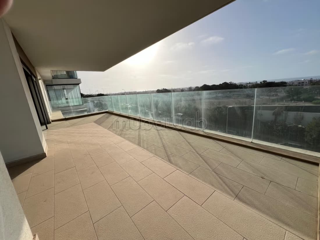 À louer appartement 240m a ain diab